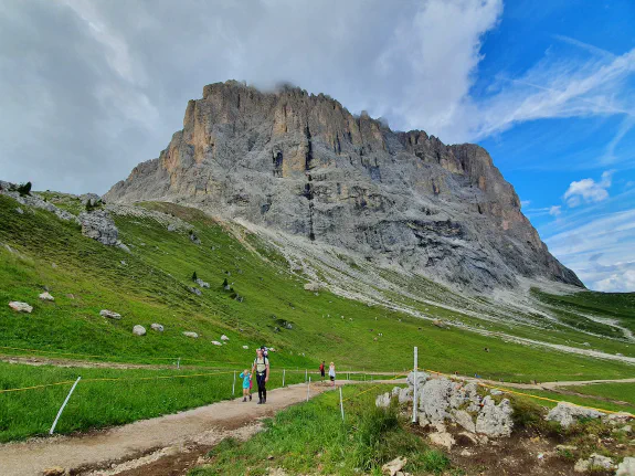 Featured image for page: About Featured image for page: About